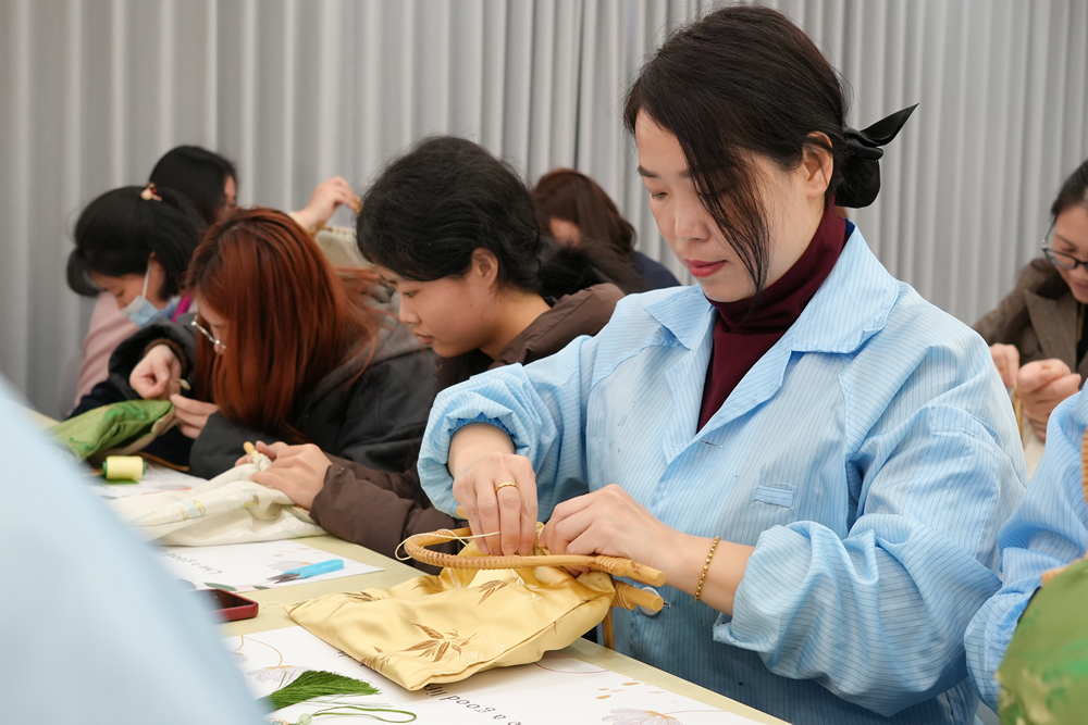 把2026春天“袋”回家 | 英諾科技三八婦女節(jié)限定手作時(shí)光